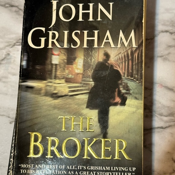 John Grisham 'The Broker' Paperback - Picture 1 of 2